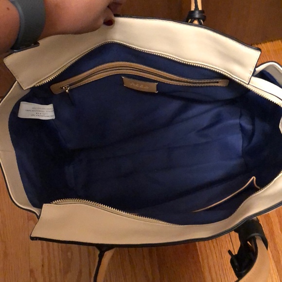 Reed | Multi-colored handbag includes extra bag. - Picture 2 of 2